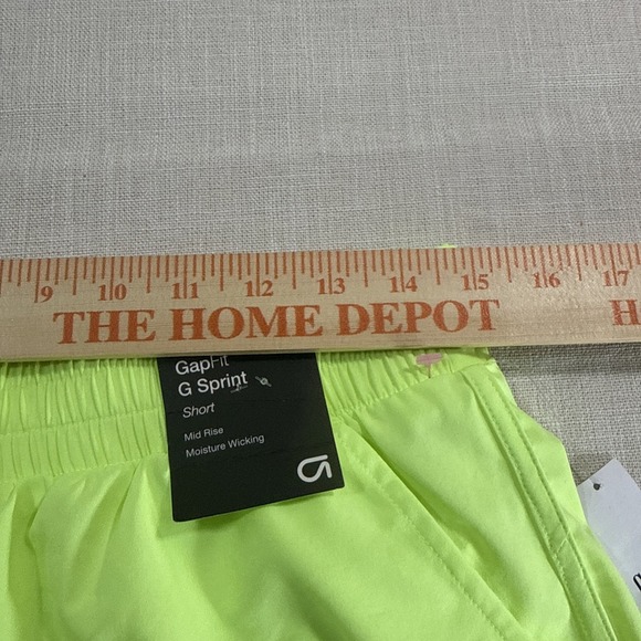 GapFit G Sprint Shorts Women M Neon Green Athletic Running Moisture Wicking - Picture 4 of 8
